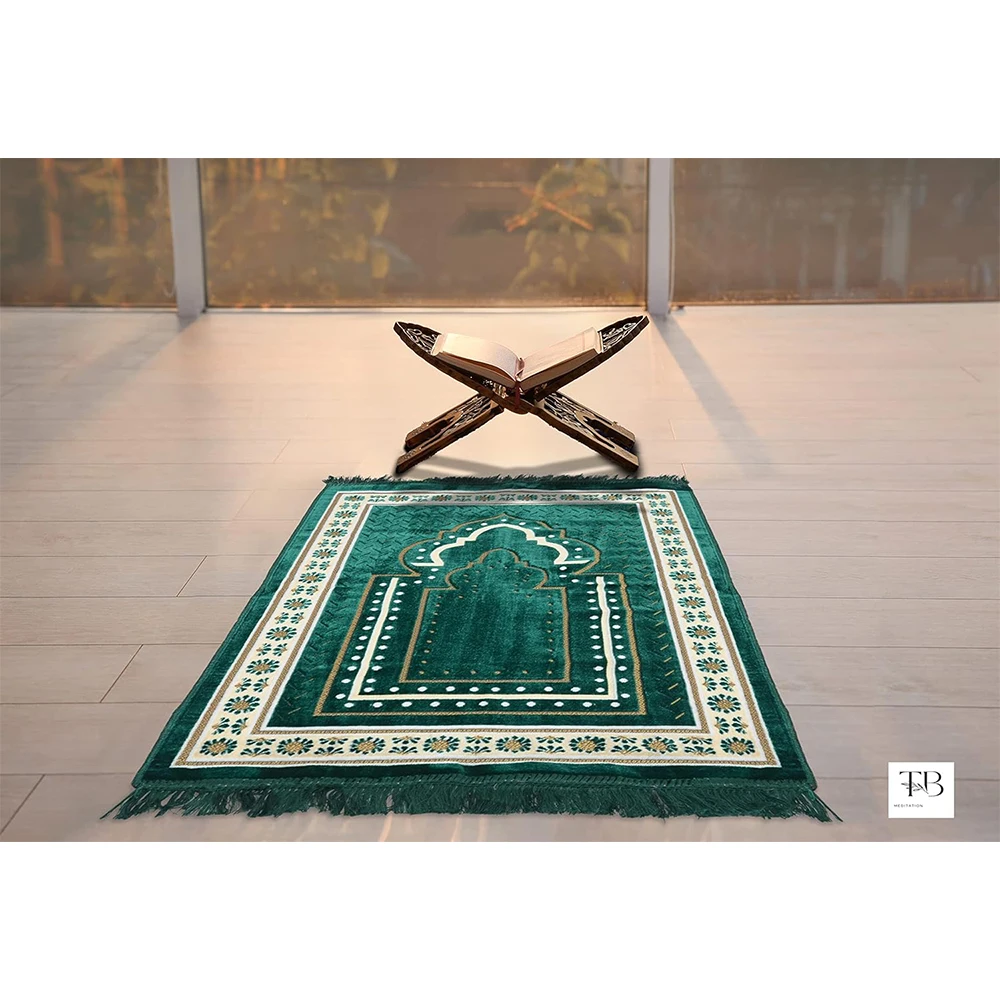 Factory Price Muslim Prays Rug Classical Anti-slip Islamic Prayer Mat Soft Velvet Chenille Tassel Green Prayer Mat Islamic