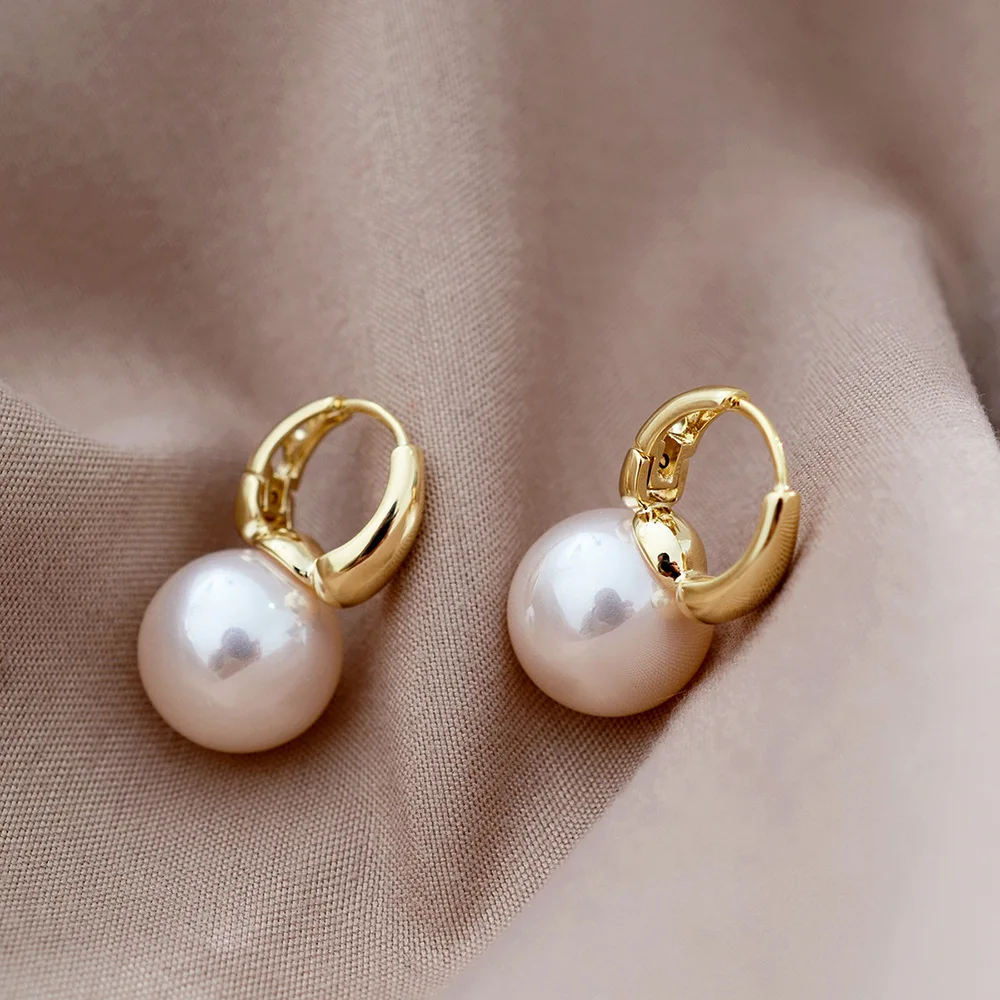 Fashion Simulated Pearl Drop  Stud Earrings For Women OL Simple Round Ear Ring Girl Gifts Bijoux Party Wedding Bridal Jewelry