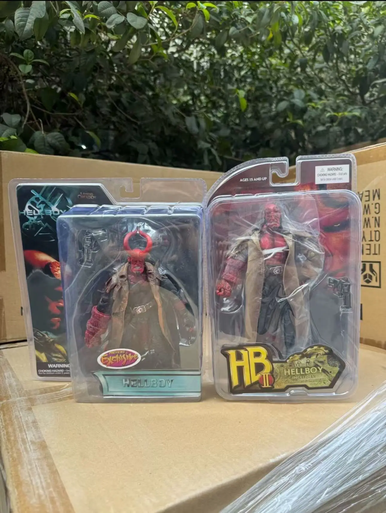 MEZCO Hellboy HELLBOY 7-inci Hands-on