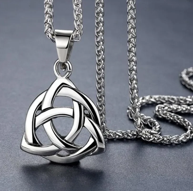 Vintage Nordic Celtic Knot Pendant Necklace for Men Personality Charm Irish Lucky Amulet Jewelry