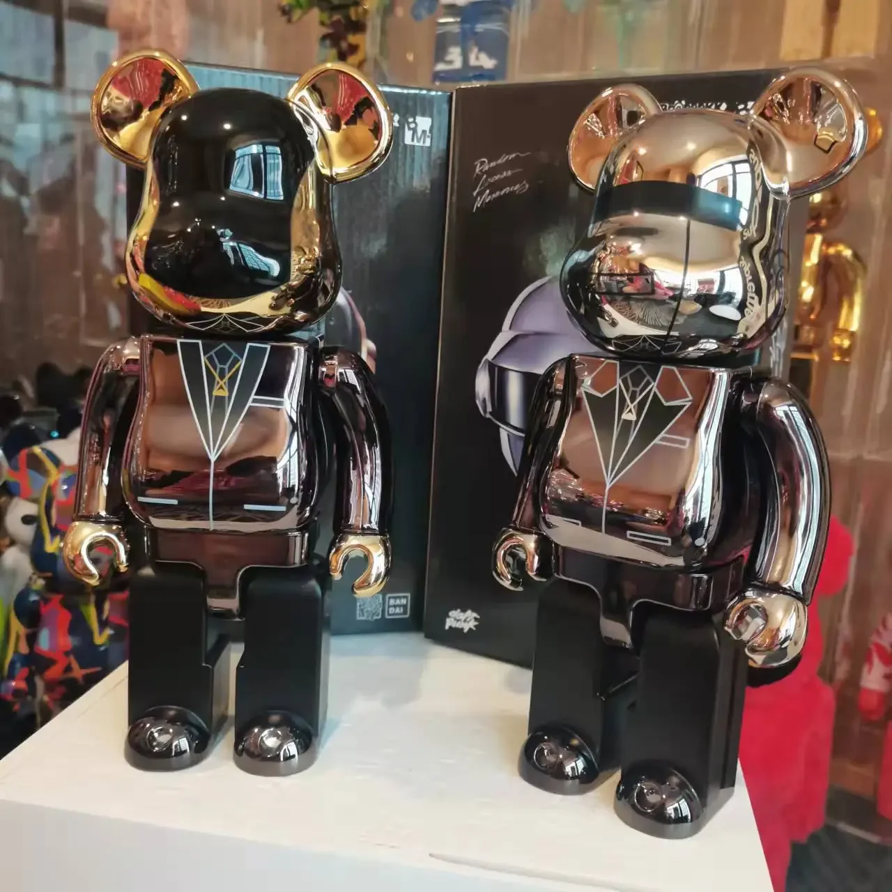 Bearbrick Daft Punk 400 Joint Bright Face Violence Bear 3d Bearbrick Original Ornament Gloomy Bear Statue Model Decoration