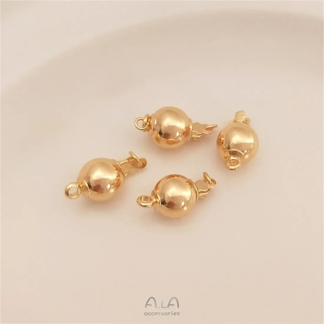 

Pearl Necklace Insert Buckle 14K Gold-plated Round Hollow Lantern Ball Insert Buckle Diy Jewelry Finishing Buckle B936