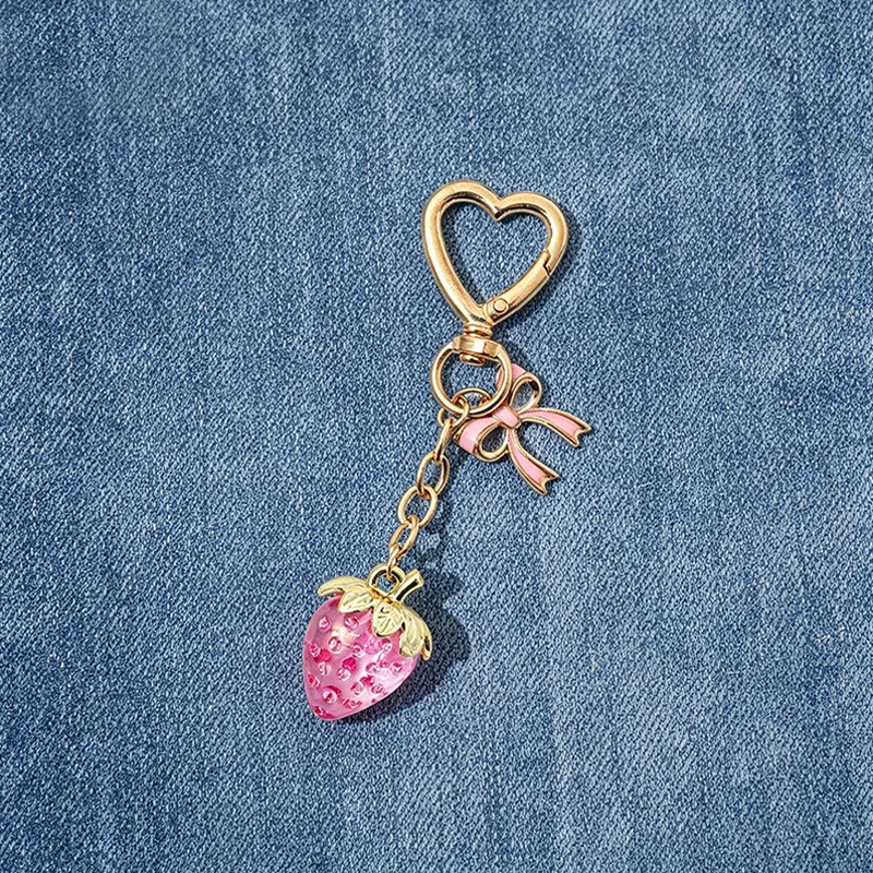 Transparent Strawberry Keychain Cute Acrylic Fruit Pendant Keyring Mobile Phone Bag Charm For Women Car Key Chains DIY Ornament