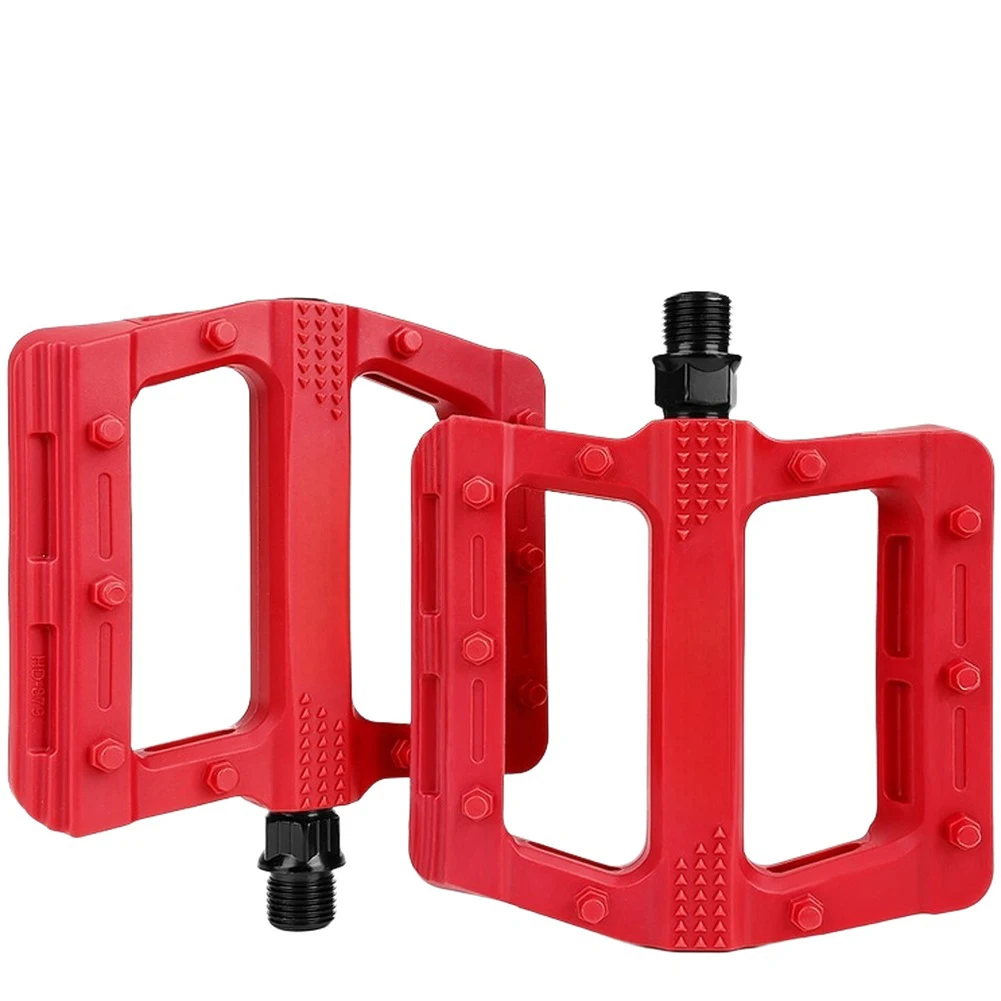 Smooth Rotating Bicycle Pedals with Wide Nylon Footrest and 20-Pin Grip Pattern for Secure Foot Positioning Ride Types