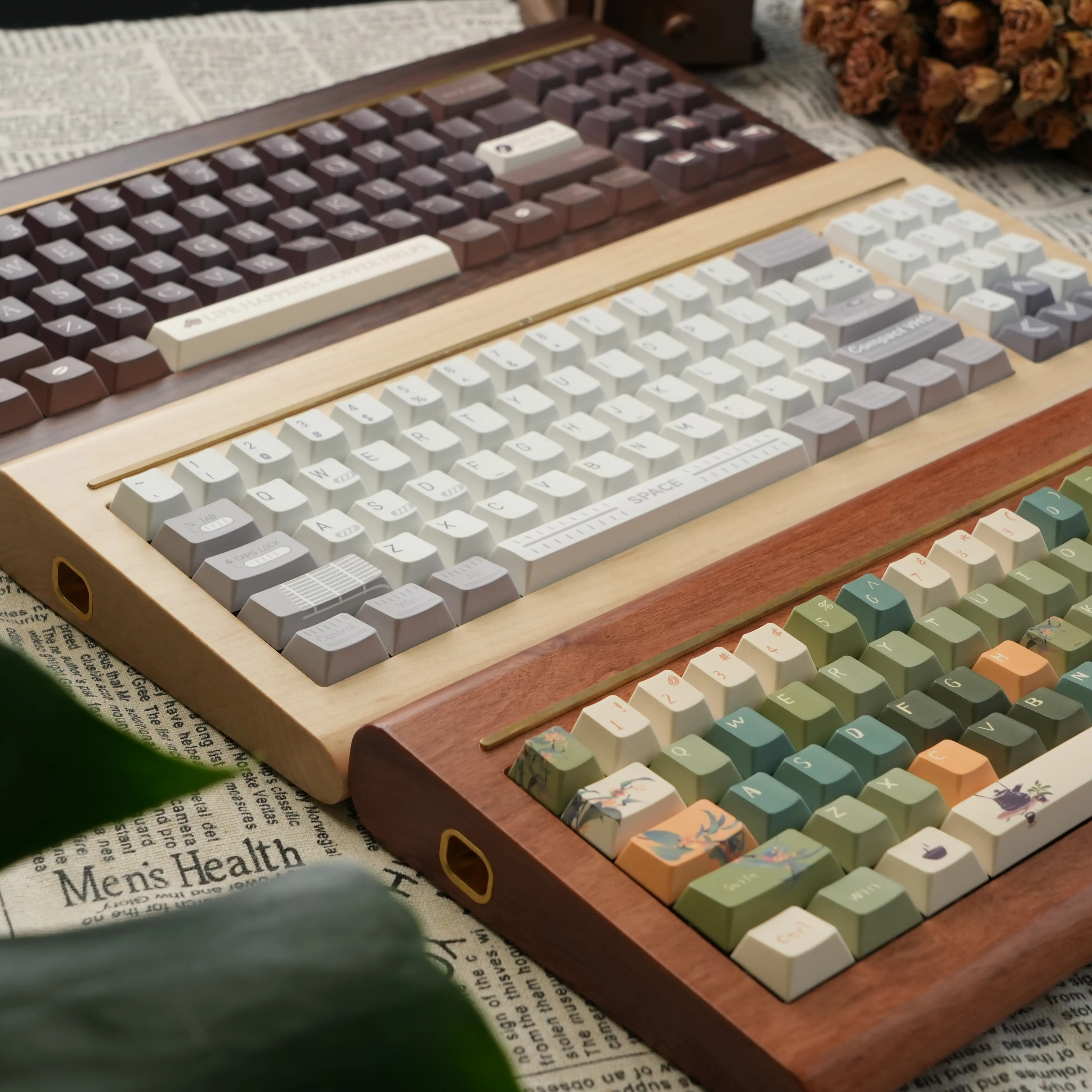 

Механическая клавиатура TBM70 из массива черного ореха, кастомизируемая, с возможностью горячей замены, однорежимная, ретро-дизайн, для геймеров