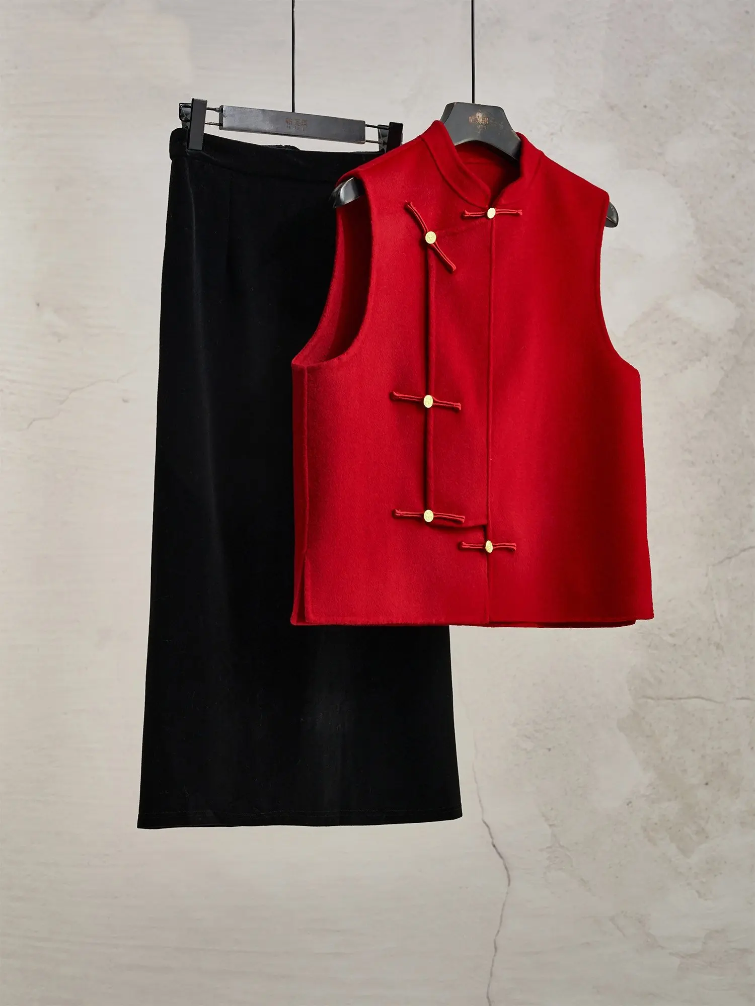 

Женский зимний жилет из красной шерсти прямого кроя, эксклюзивно онлайн, новинка из Циндао, китайский стиль