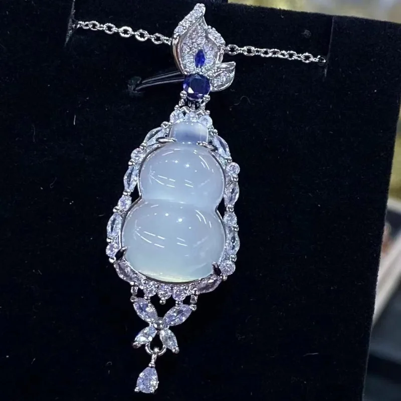 Chalcedony Gourd Pendant Female Collarbone Chain Pendant Necklace Wholesale