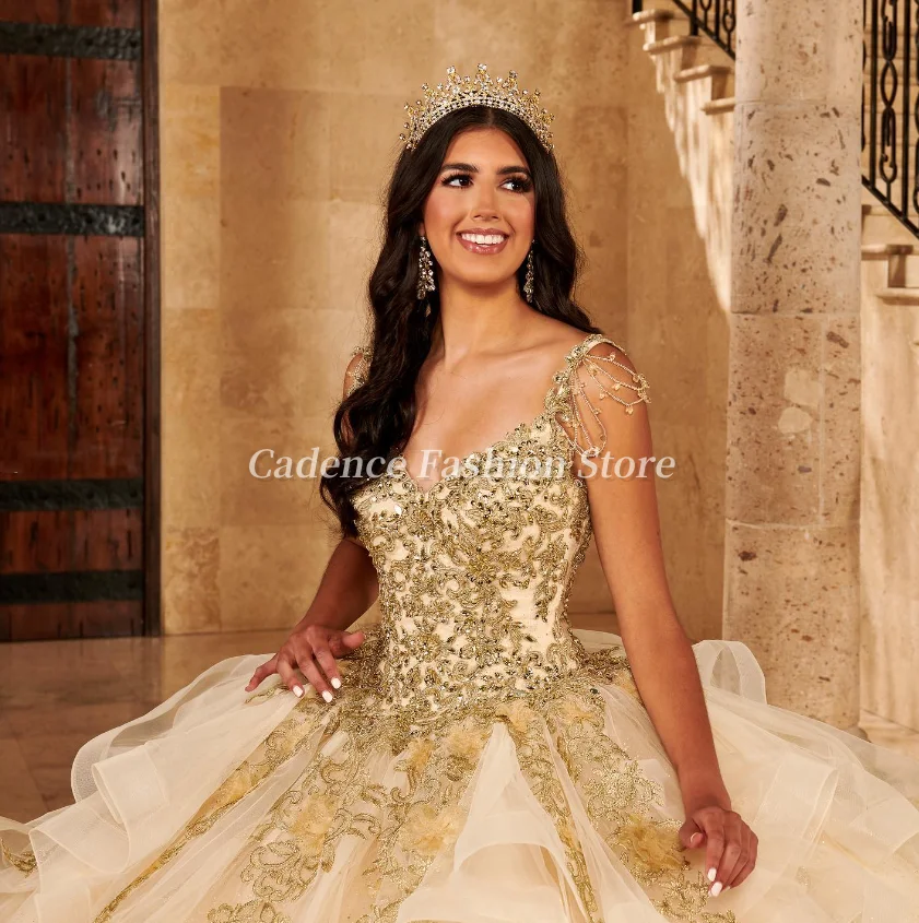 Maßgeschneidertes elegantes Prinzessin trägerloses Korsett-Abschlussballkleid Quinceanera-Kleid 15/16 Geburtstagsfeier Goldperlenapplikation