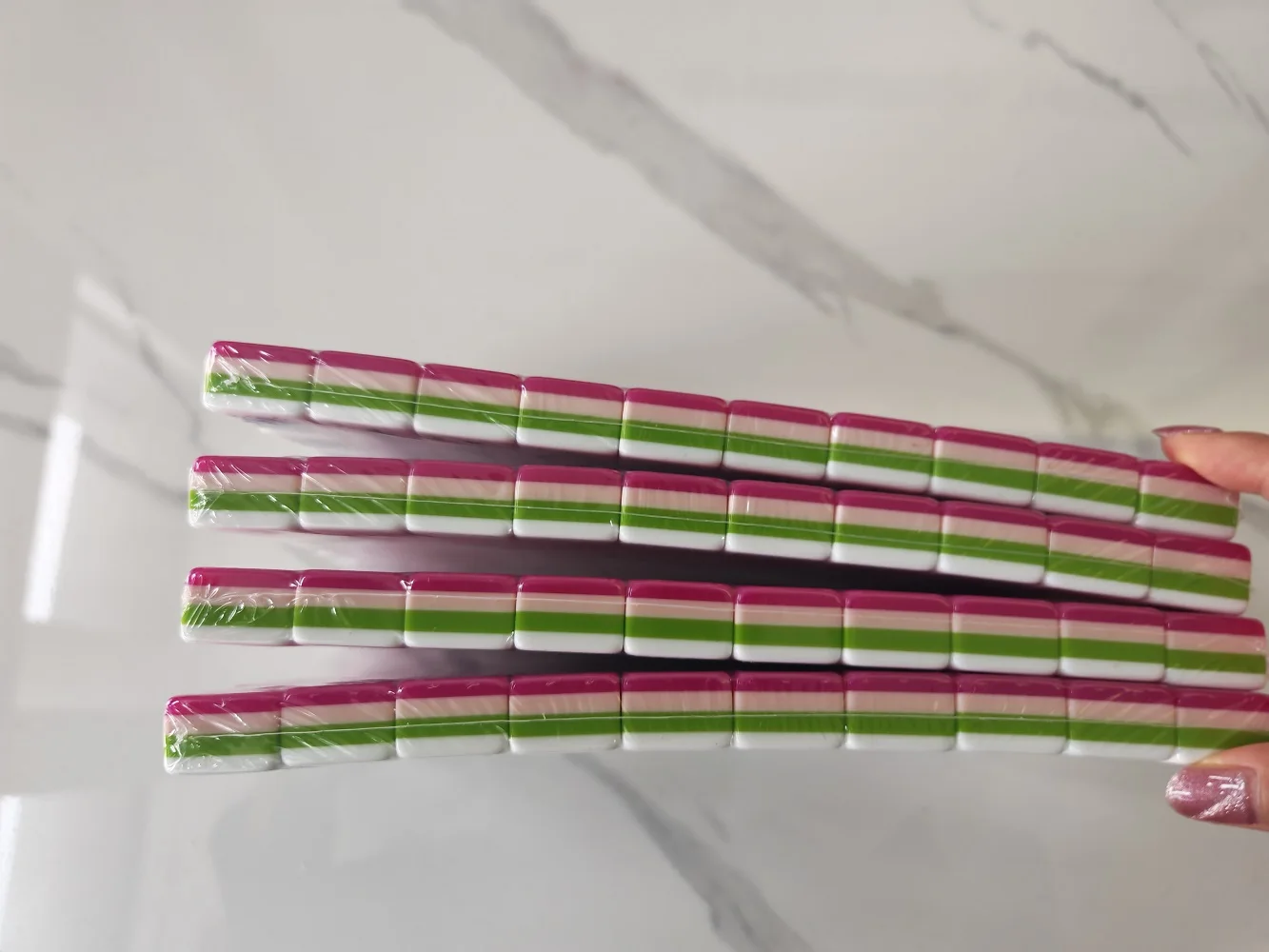 2026 Gran Venta Lujo Personalizado Fichas de Mahjong Acrílicas de 4 Capas Fucsia Juego de Mahjong Americano Juegos de Mesa de Ocio Sets de Mahjong de Viaje
