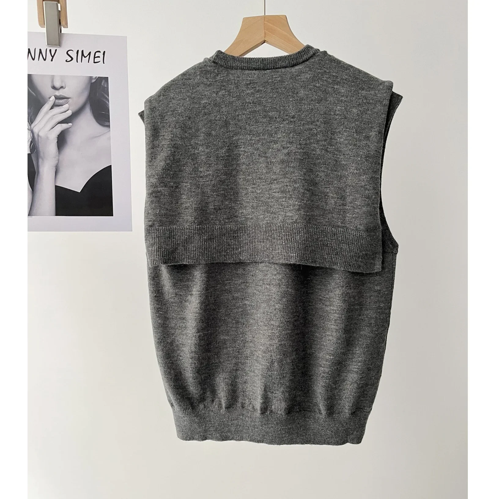 Women's clothing gray temperament commuter style fake two-piece vest sleeveless knitted sweater 16a