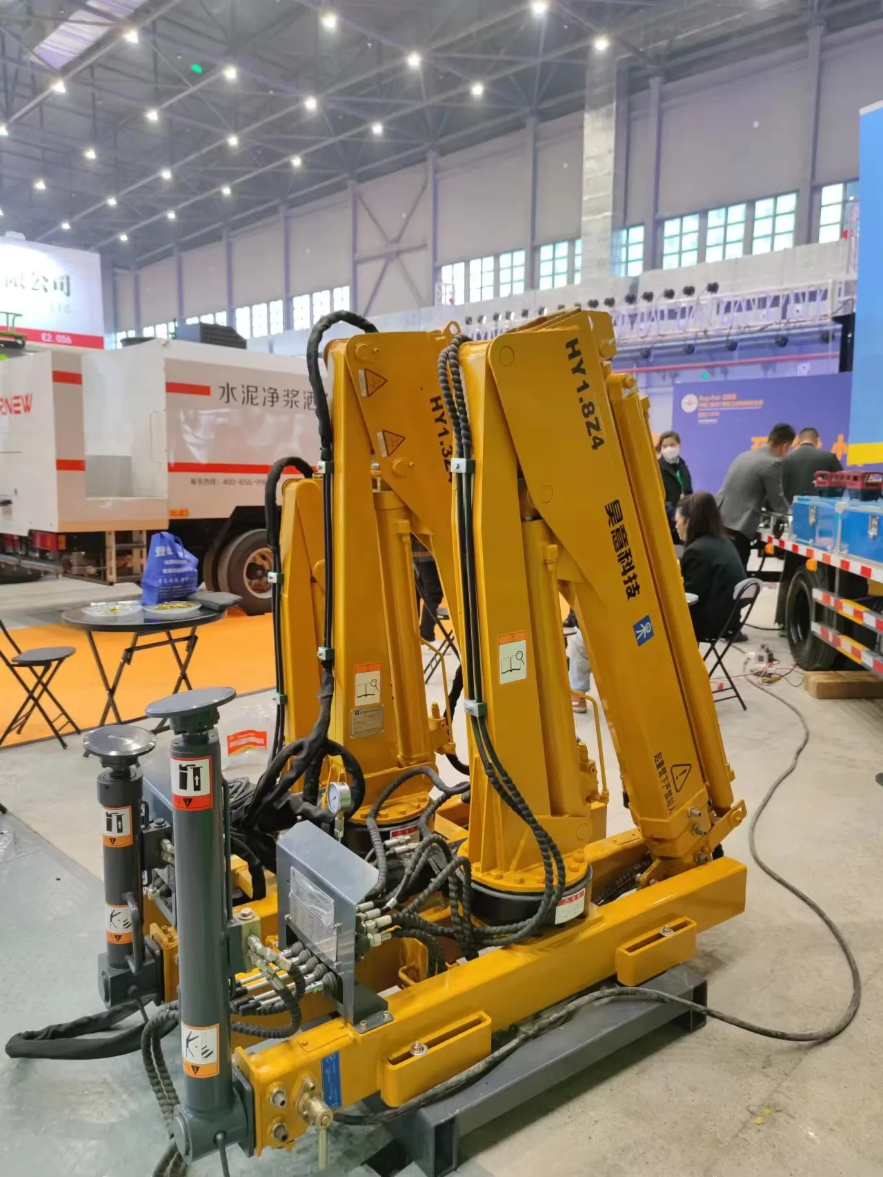 Mini Small Folding Arm Crane Pickup Truck Articulated Arm Crane