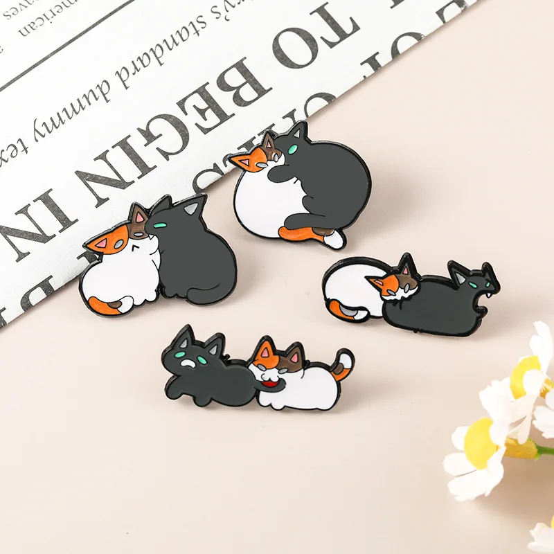 Funny Cat Bites Cat Butt Cute Enamel Brooches Cartoon Creative Design Schoolbag Pins Badge Daily Wear Fashion Accessories Gifts