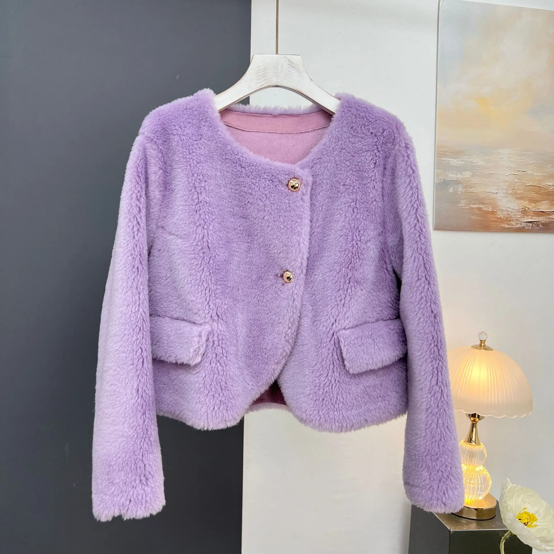 Wu Huang 2024 autumn and winter new style French high-end feeling, small stature lamb wool fur coat, women's short style