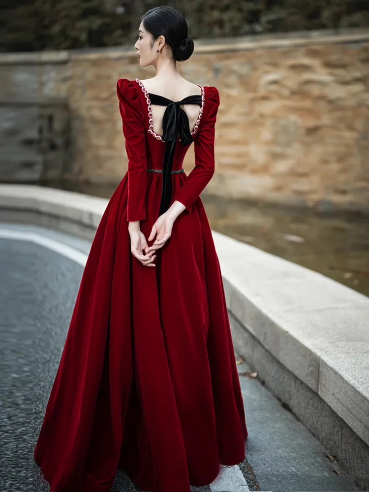 

Retro Burgundy Velvet Vintage Evening Dresses Long Sleeve Crystal Square Collar A-Line Empire Backless Party Princess Prom Gown