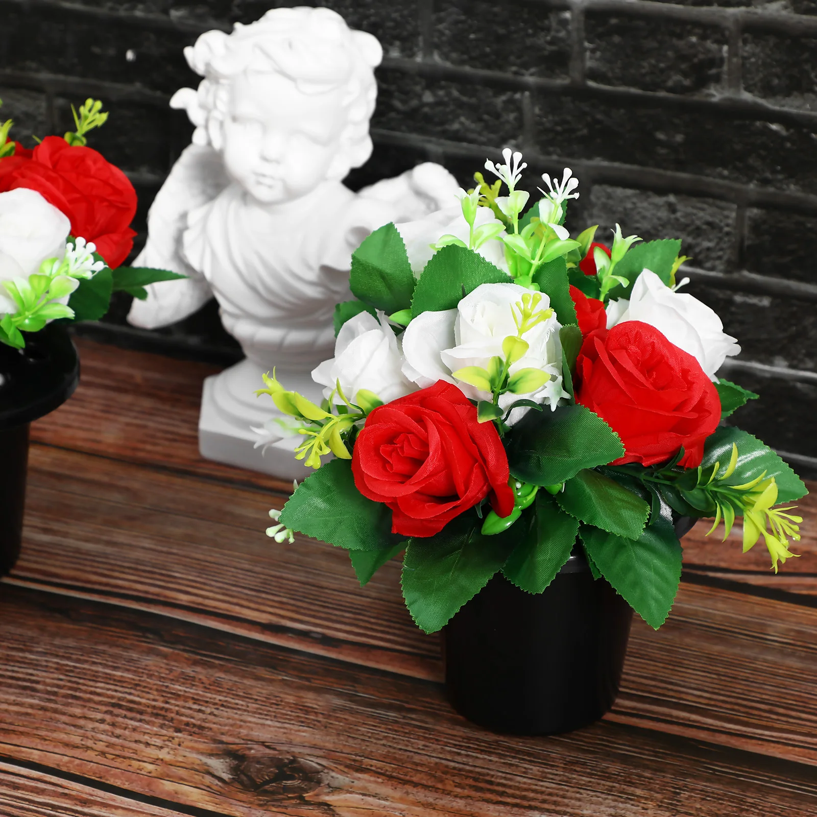 

2Pcs Compact Grave Flowers Cemetery Decorations Sturdy Fabric Materials Long Lasting Tribute Elegance Remembrance