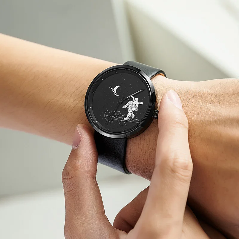 Creative Unique Astronaut Pioneer Pattern Quartz Watch Men Personality Style Classical Luminous Leather Hot Selling Male Watch