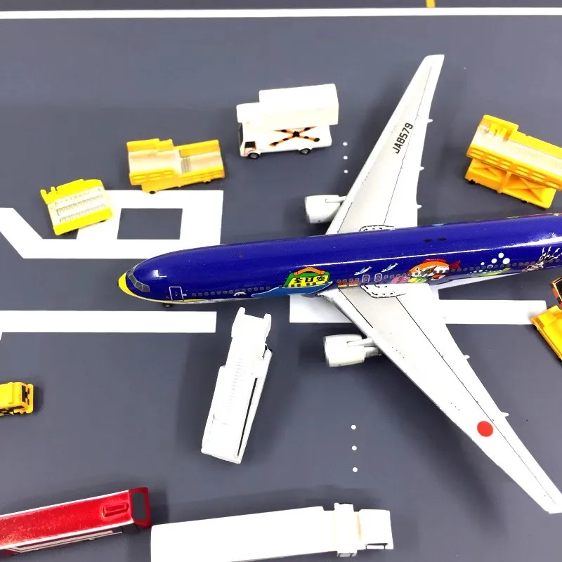 1:400 Scale 18pcs Aircraft Airport Accessory Model Ground Handling Wheeled Boarding Car Bridge Truck Transmission Vehicle Toy