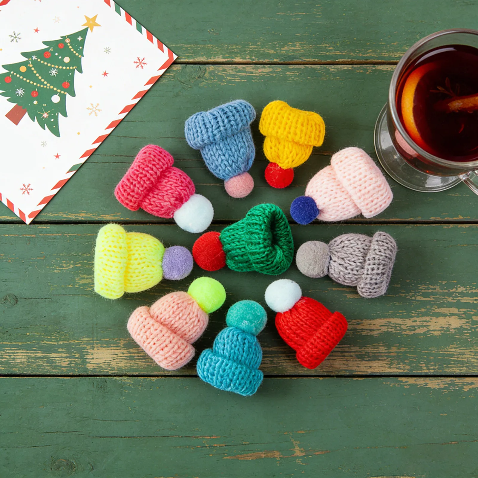 10 Peças de Mini Chapéus de Tricô em Lã, Acessórios Versáteis para Artesanato DIY, Adoráveis Chapéus Pequenos para Decoração de Festas em Casa e Ornamentos de Natal