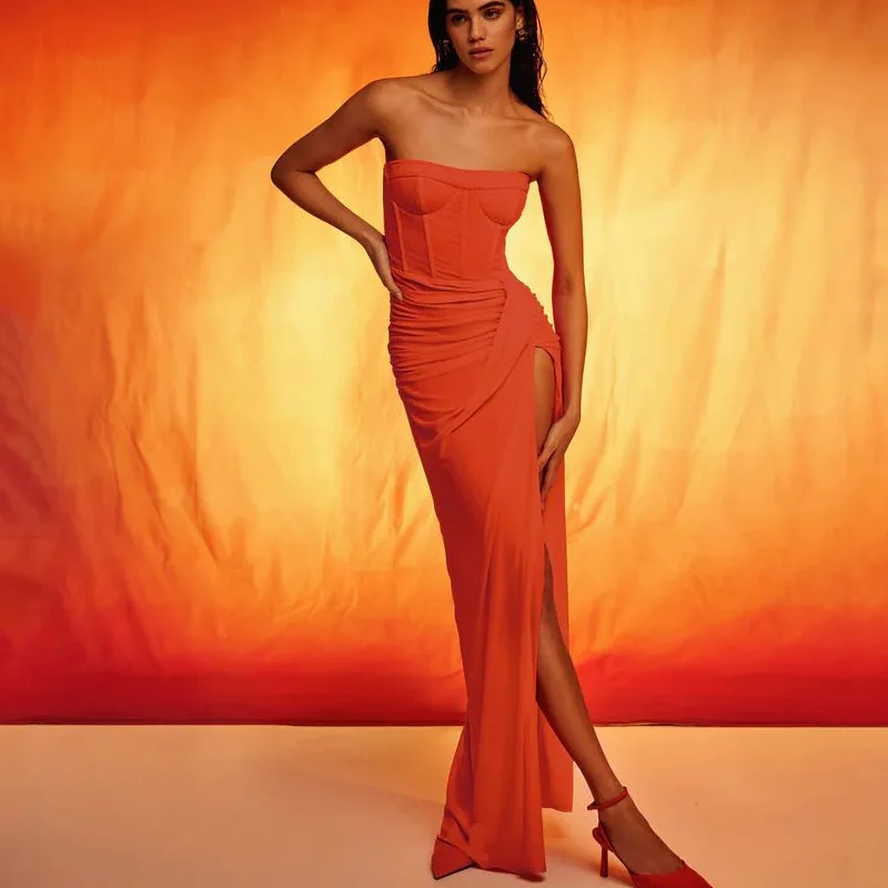 

New sexy tube top, backless, slim-fitting, wrinkled hem, split-ended dress, fashionable, simple temperament, elegant and versati