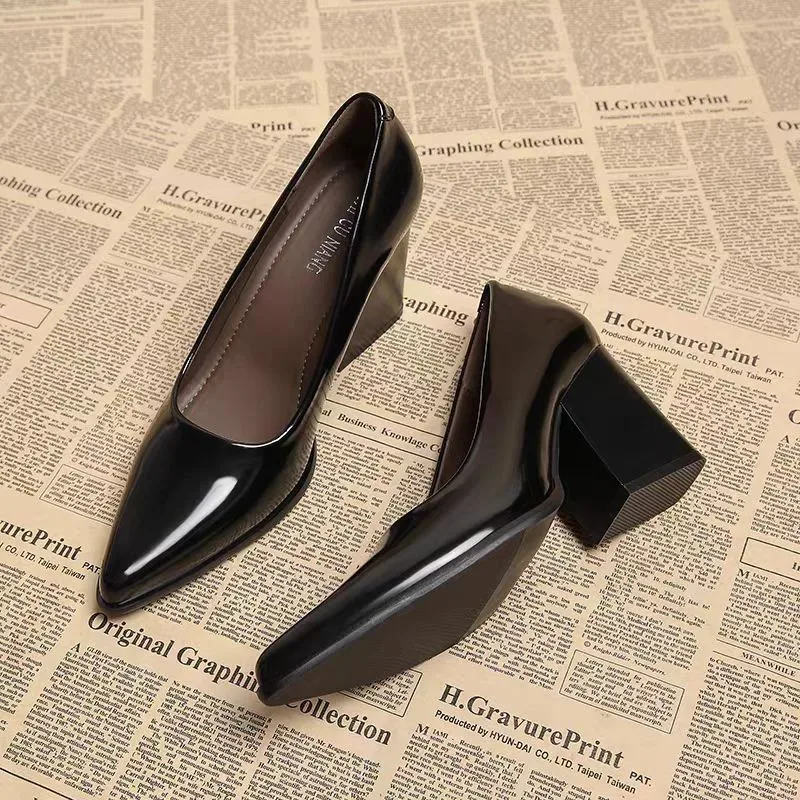 2026 Neue Frühlings-Damen-Pumps Modische Spitze Slip-On Schuhe Elegante Arbeitsschuhe mit Dickem Absatz aus Leder – Detail 6