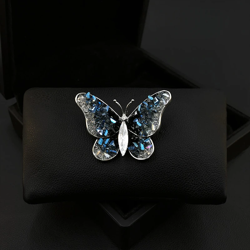 Blue Butterfly Vintage Brooch Women's High-End Suit Neckline Accessories Cardigan Pin Corsage Coat Decorations Jewelry Gift 5518