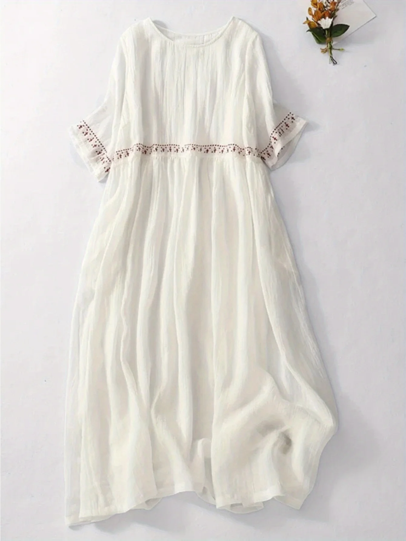 

Women‘s White Dress Spring and Summer Travel Cotton Retro Girly Style Loose and Breathable Casual Crew-neck Clothes