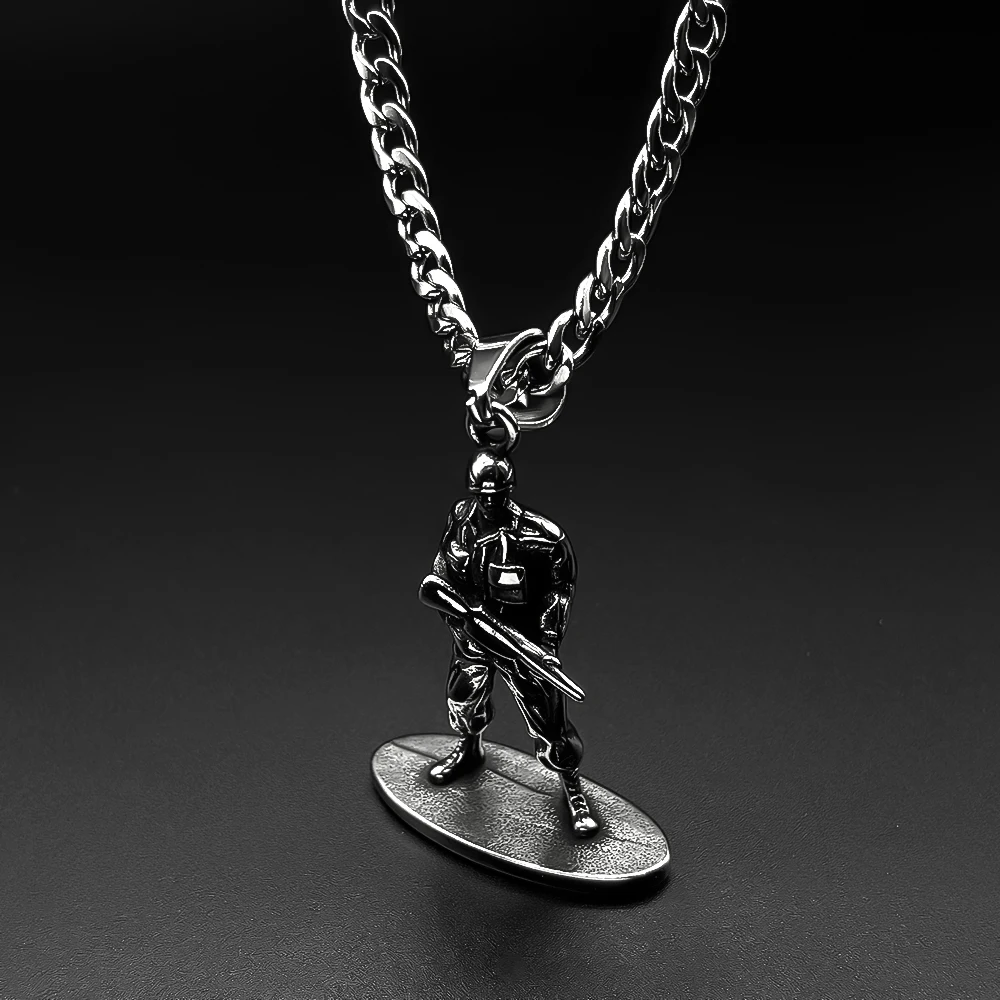 Klassische Armee-Soldaten-Anhänger-Halskette mit Gewehr für Damen und Herren, 316L Edelstahl, Militär-Biker-Kette, Schmuckgeschenk – Detail 5
