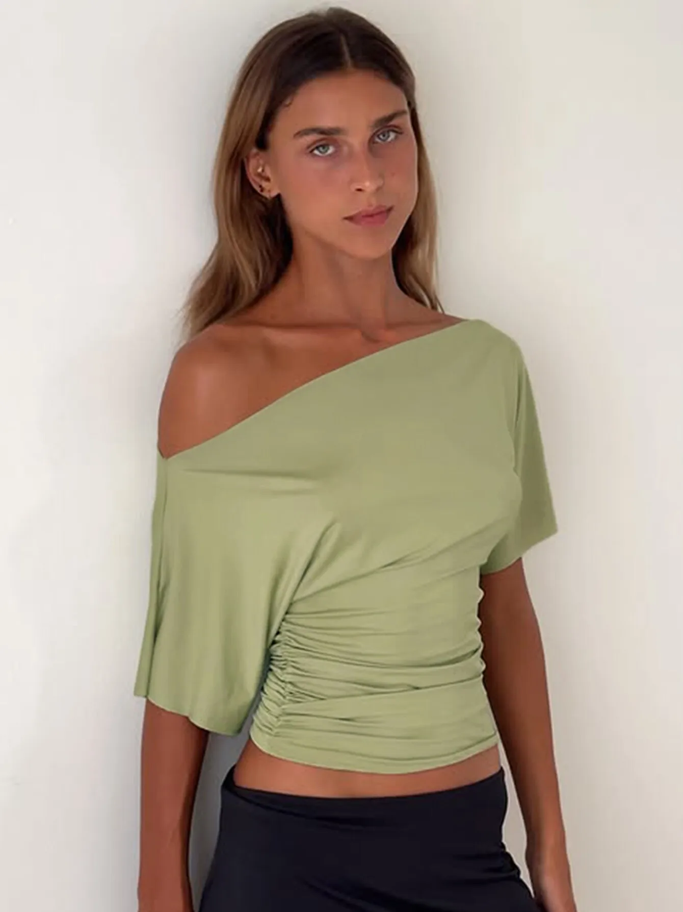Women's Light Green Off-shoulder Short Sleeve T-shirt Aesthetic Y2K Gyaru Tee Top Slim Fit Cropped T-shirt Top for Women Autumn
