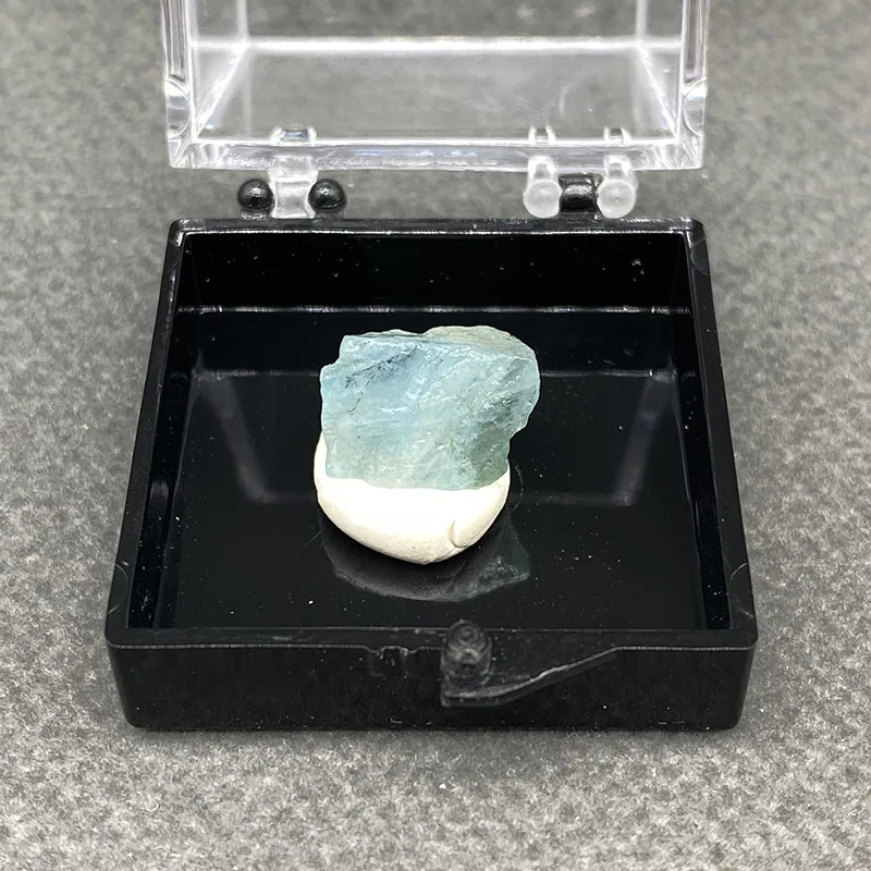 100% Rare Natural Pakistan Aquamarine Mineral Specimens Stones and Crystals Healing Crystal  +Box size：35*35*35 mm