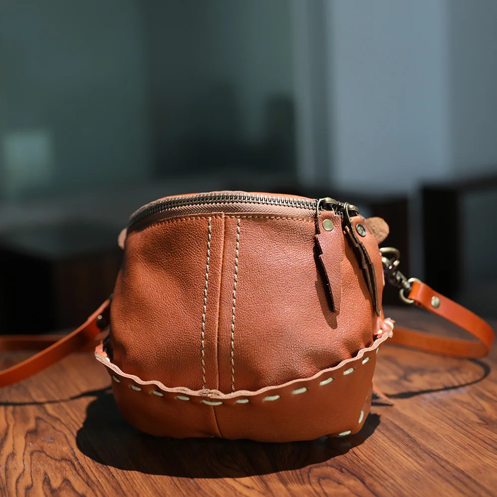 

Handcrafted Retro Top-grain Cowhide Women's Saddle Bag Genuine Leather Single-room Crossbody Brushed Women's Designer Luxury Bag
