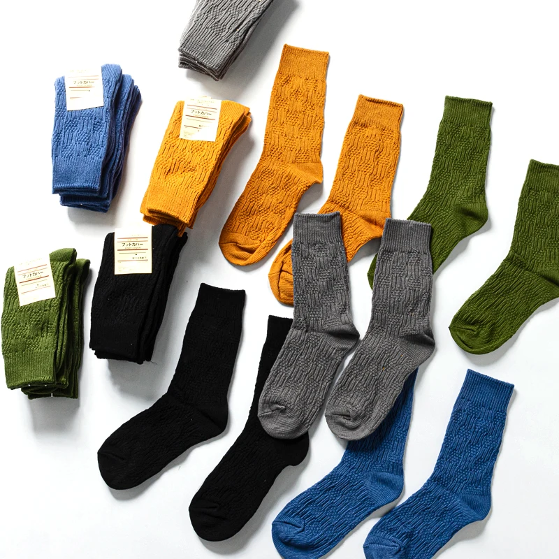 

Cotton Mid-Calf Color Socks for Couples Simple Design Comfortable Breathable Warm Winter Socks for Men And Women