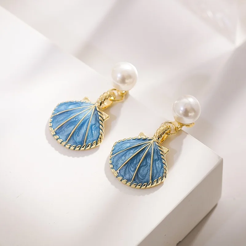 New Blue Shell Pearl Stud Earrings Exquisite Shell Pendant Earrings For Women Light Luxury Fashion Style Earrings Party Jewelry