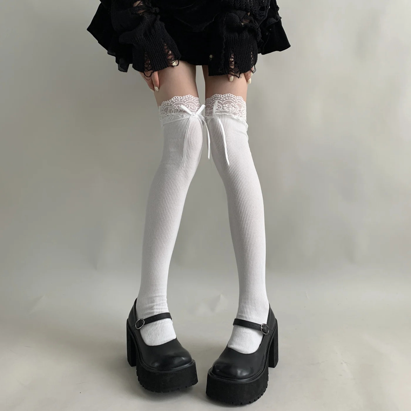 Medias grises de estilo coreano Ins para mujer, calcetines hasta la rodilla Jk japoneses con lazo de encaje, medias cálidas para compras y citas, medias de Lolita