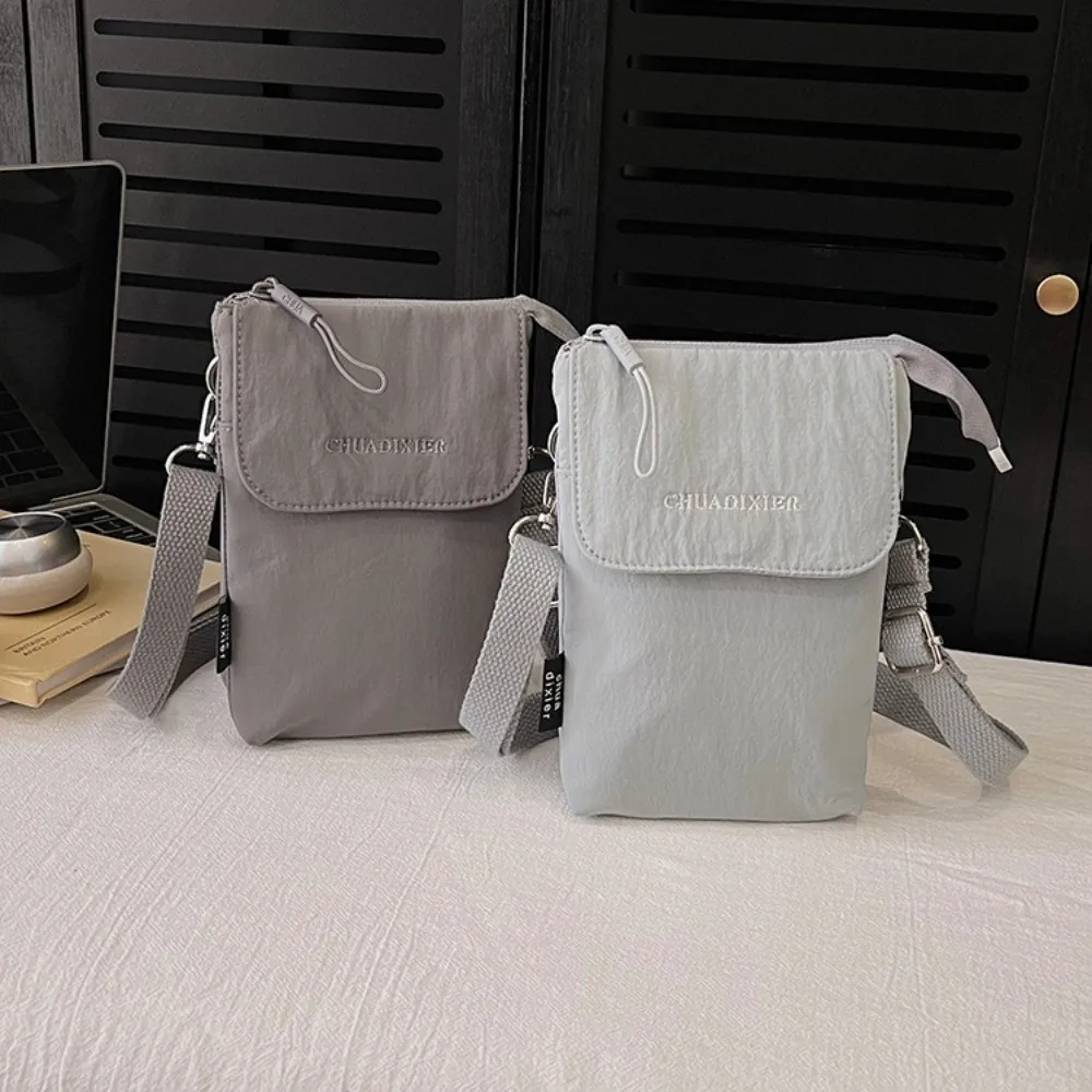 Trendy Nylon Phone Bag Solid Color Ultra Lightweight Crossbody Bag Adjustable Strap Mini Size Shoulder Bag Unisex
