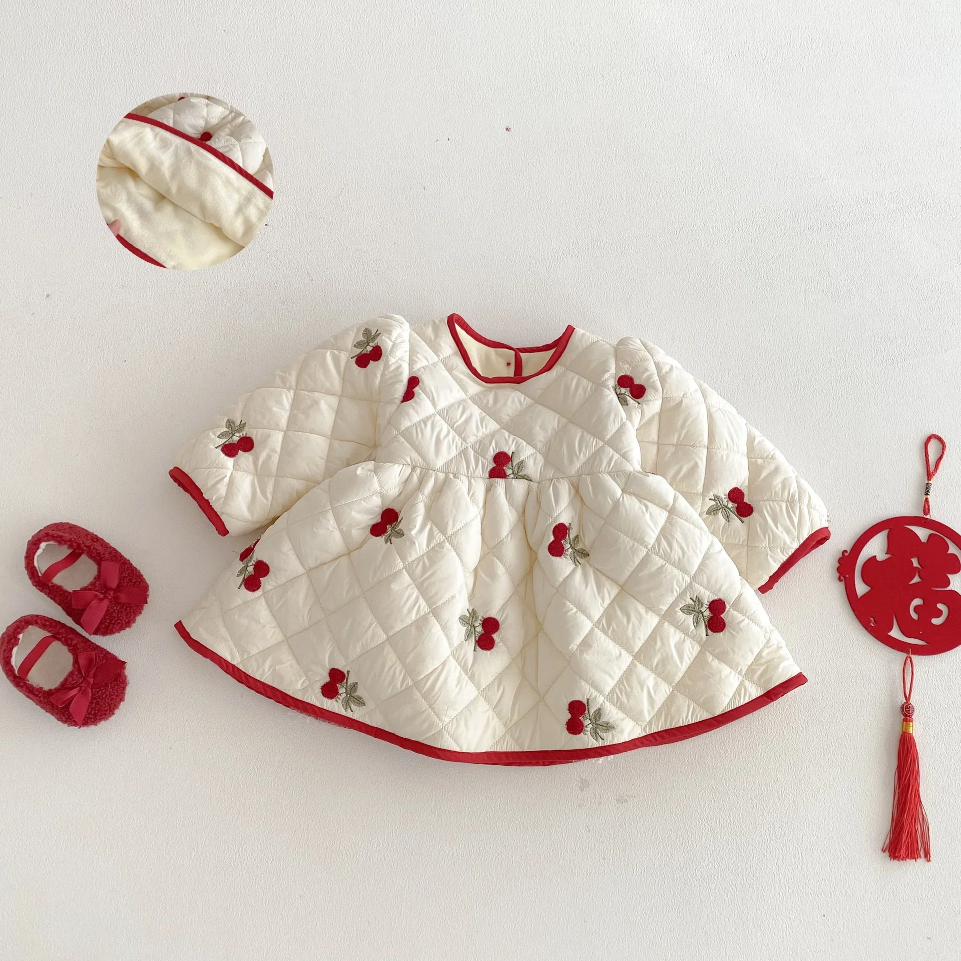 

2025 детское новогоднее платье на флисовой подкладке для девочек, одежда для малышей от 0 до 5 лет, теплое стеганое платье принцессы с вышивкой вишни, праздничный наряд