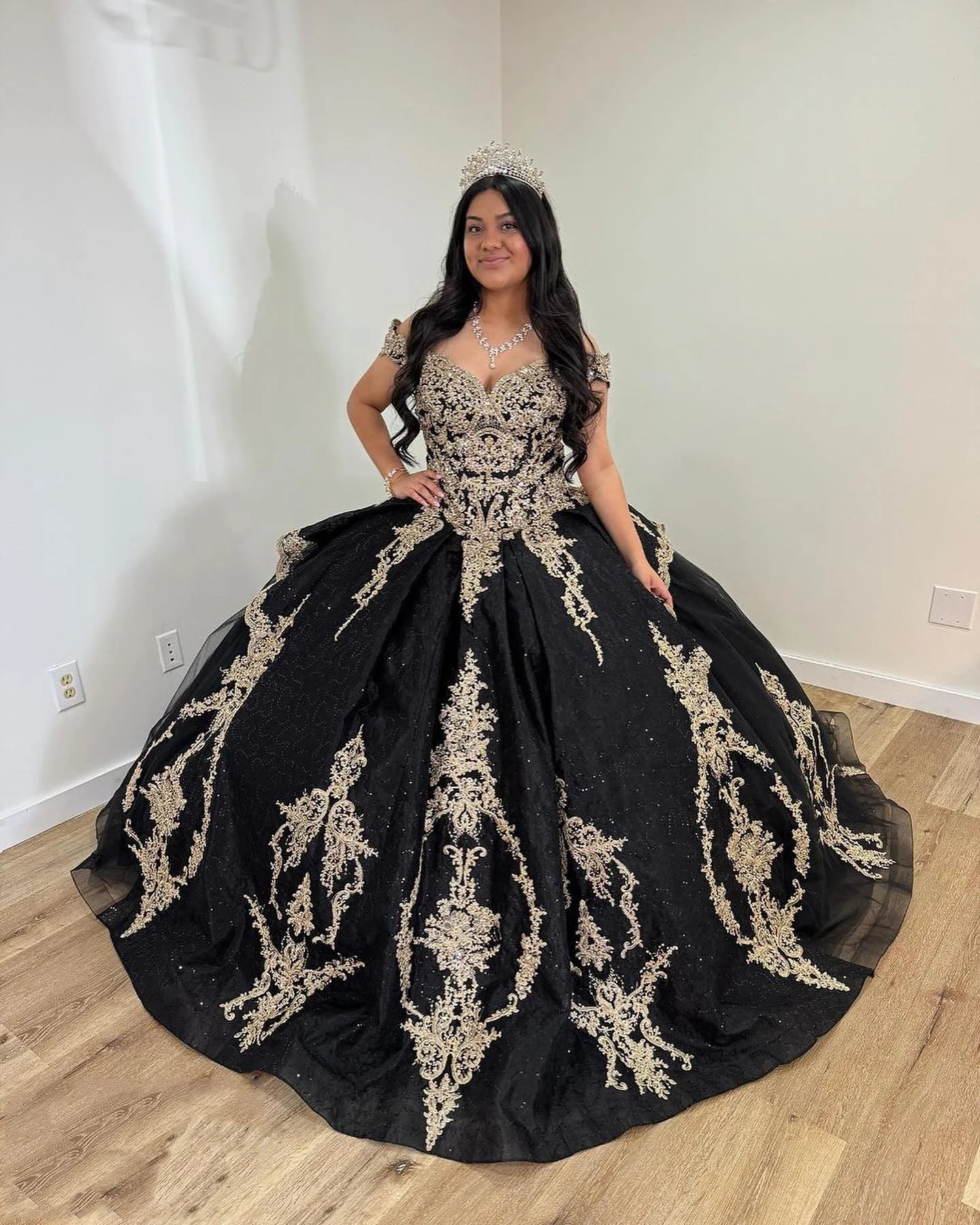 Abito da ballo abito Quinceanera per donna Sweet 15 Off spalla Prom Party Dress Tulle Lace Appliques Vestidos De 15 quinceasenera