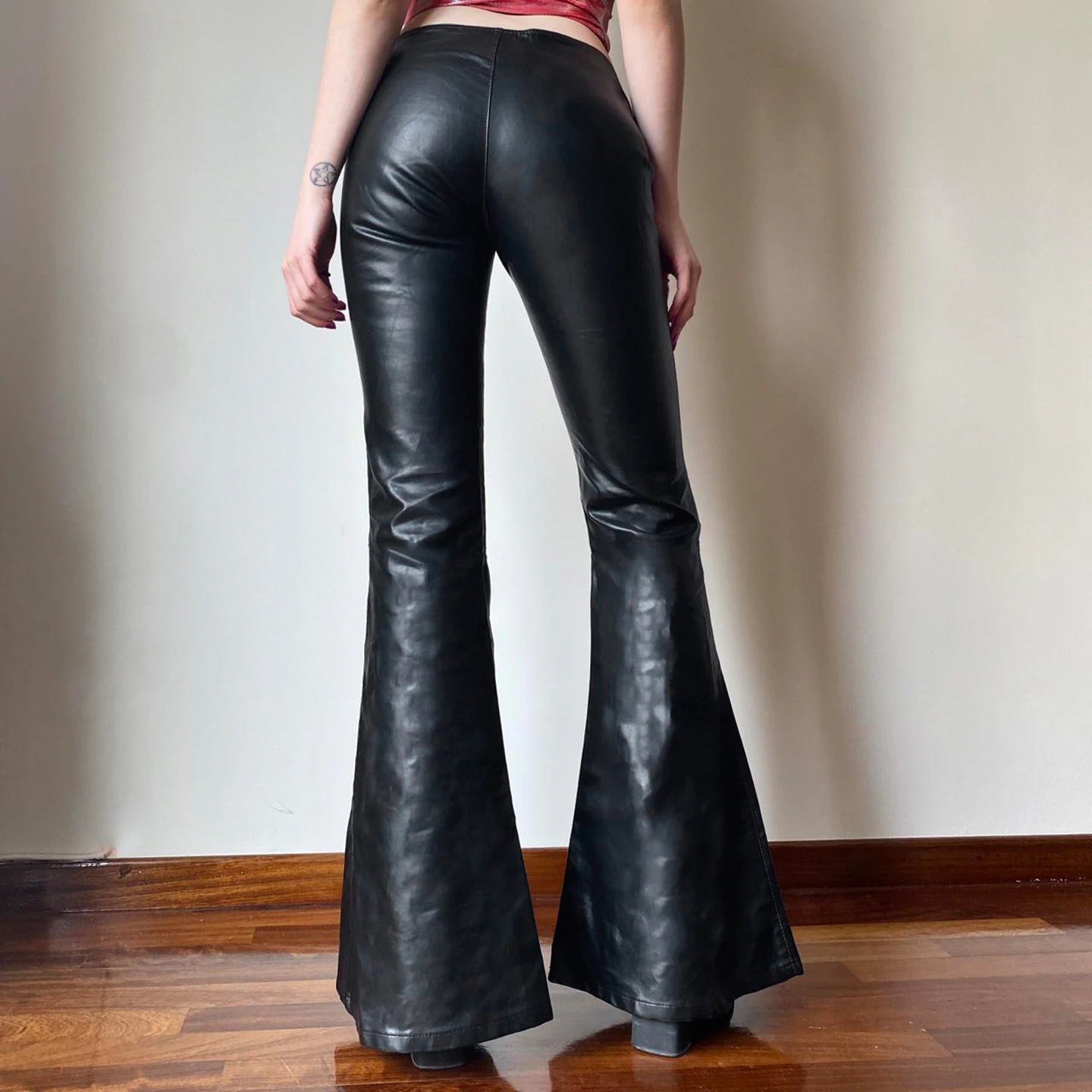Dark Solid Pu Leather Flare Pants Women Punk Style Slim-Fitting Low-Waisted Pants With Metal Buckle Belt 2026 Fashion Streetwear