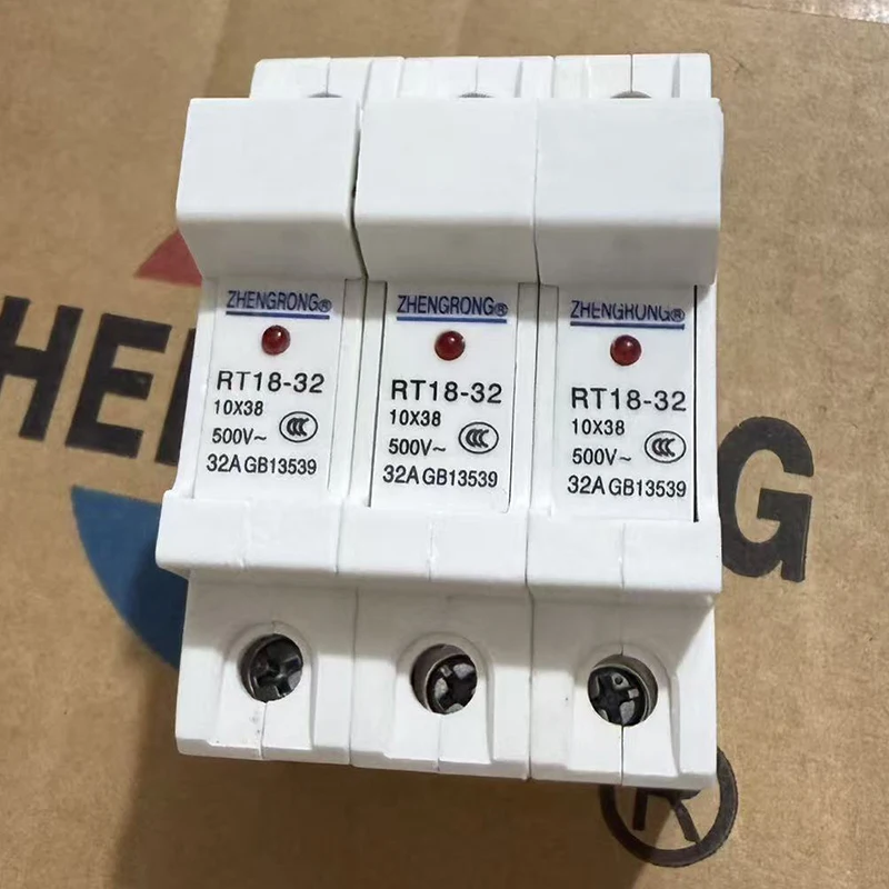 Rail mounted fuse holder with indicator light RT18-32X 3P fuse base 1P 500V