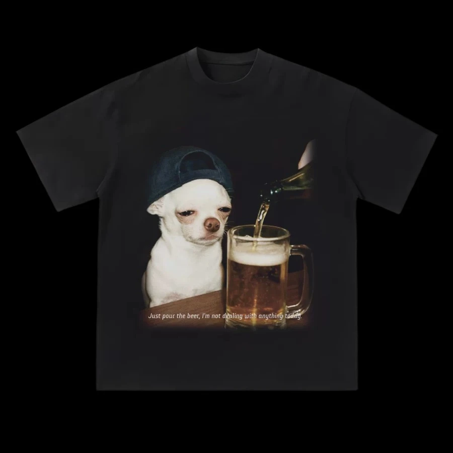 American-style Niche, Quirky, and Fun Vintage-inspired Chihuahua Print Loose-fitting Short-sleeved T-shirt for Men and Women.