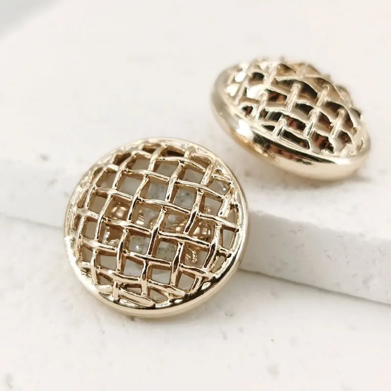 5 Stück 18/22 mm luxuriöse goldene, ausgehöhlte Metallknöpfe für Kleidung, Oberbekleidung, Pullover, DIY-Nähknöpfe, Nähzubehör, neu – Detail 1