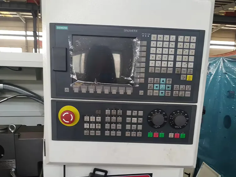 Ck6130 Tornio orizzontale a letto piatto CNC Tornitura Hine