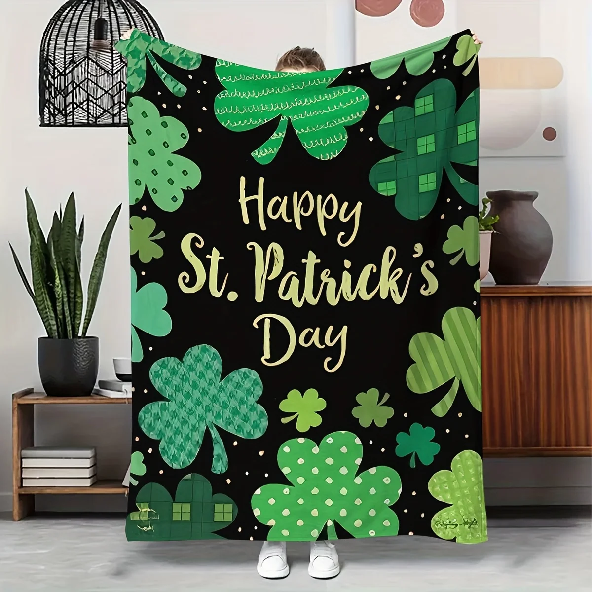 

1pc St. Patrick's Day Blanket - Polyester, Machine Washable, Festive Four-Leaf Clover Pattern, Suitable for Bedroom Living Room