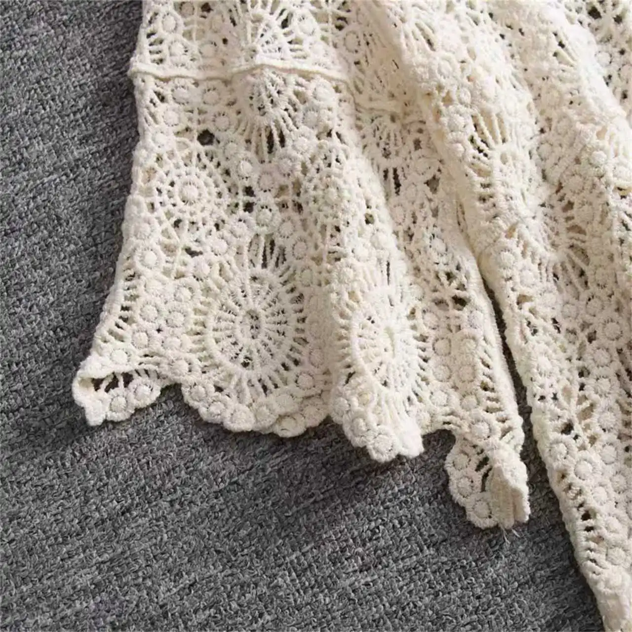 Cardigan ajouré au Crochet pour femme, nouveau Style, manches trompette amples, Protection solaire, vacances, style Boho, hauts tricotés, automne 2025