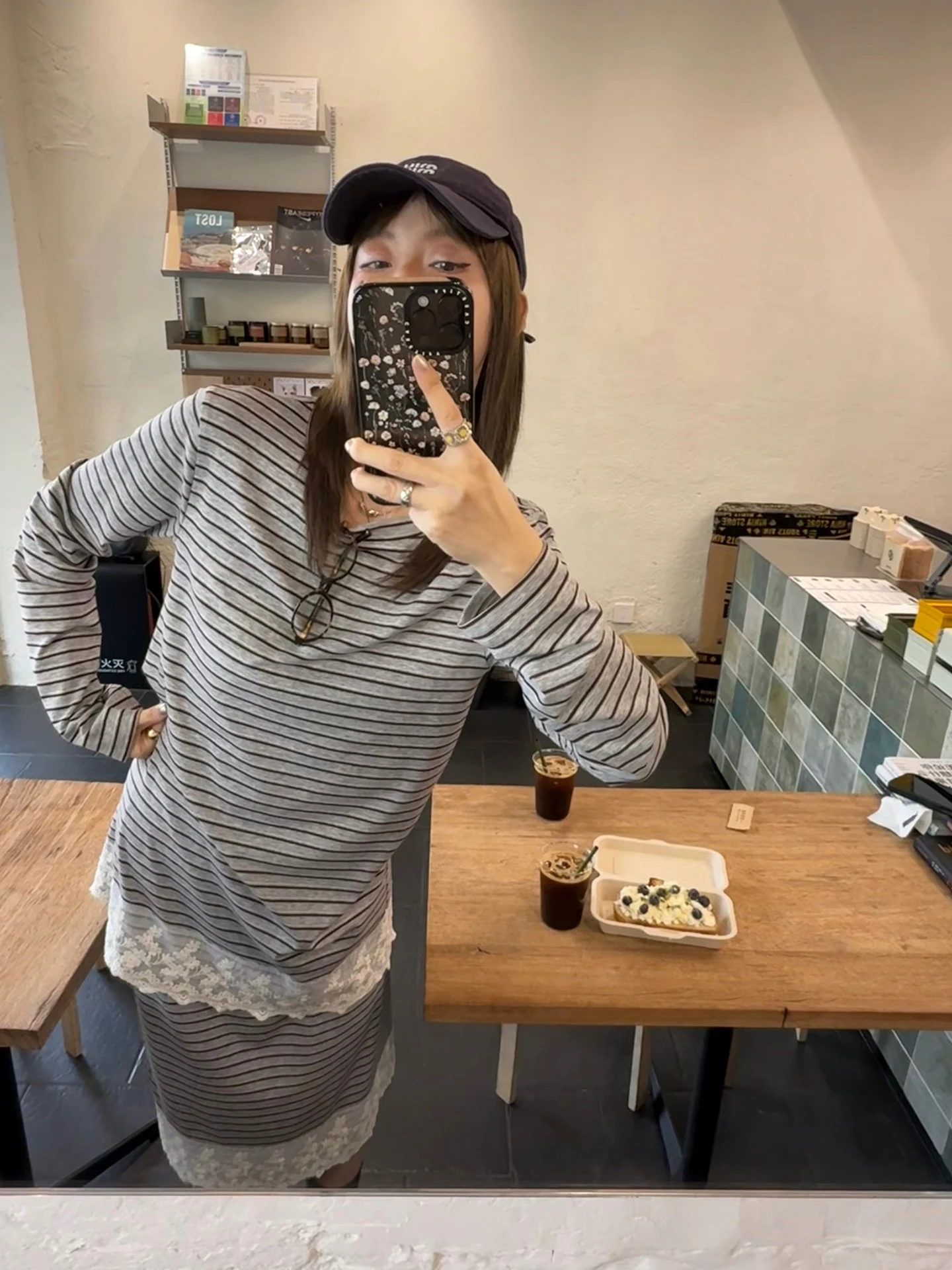 

Модный комплект из полосатой кружевной футболки и юбки прямого кроя, женский летний наряд, пуловер с длинными рукавами и круглым вырезом