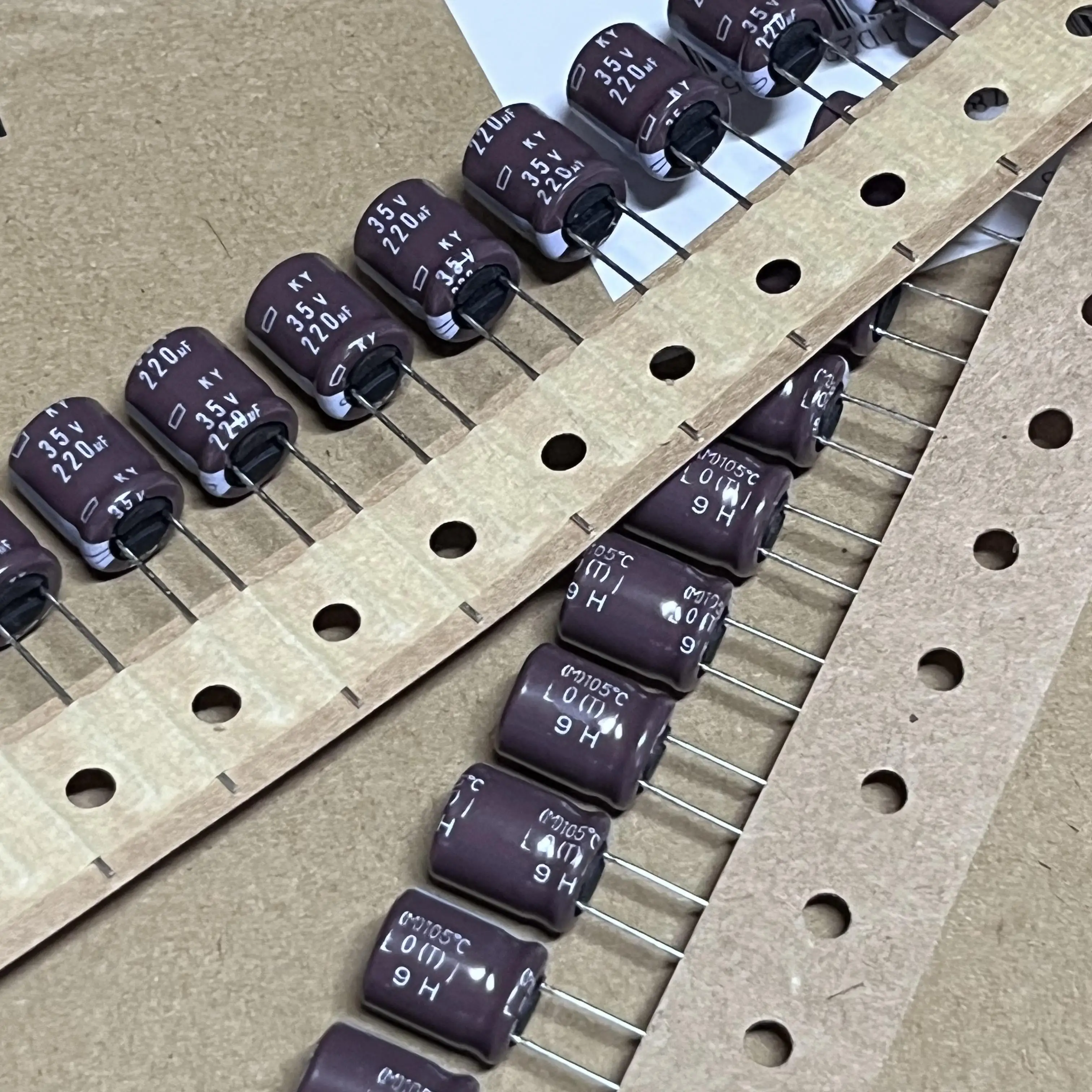 

10PCS/brand new original box Japan KY series 220UF 35V fever audio filter electrolytic capacitor