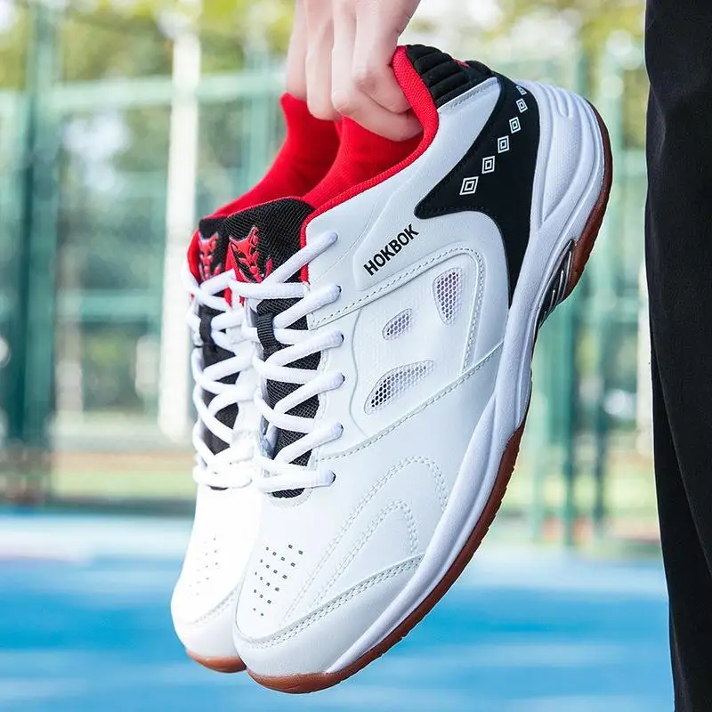 New Lightweight Men's Professional Competitive Badminton Shoes, Training Shoes, Comfortable Sports Shoes—Very Good