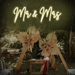 Mr and Mrs Neon Sign Custom Wedding - 2025 Personalized LED Light for Couples, Home Wall Decor, Free Shipping, Fast Delivery!