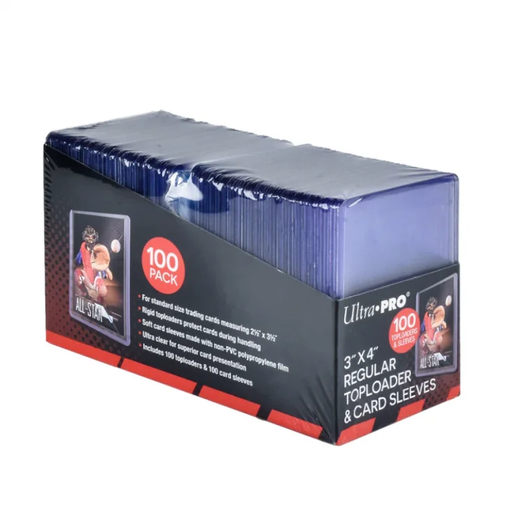 Confezione da 100 bustine rigide trasparenti Ultra Pro per carte collezionabili di dimensioni standard, ideali per giochi da tavolo.