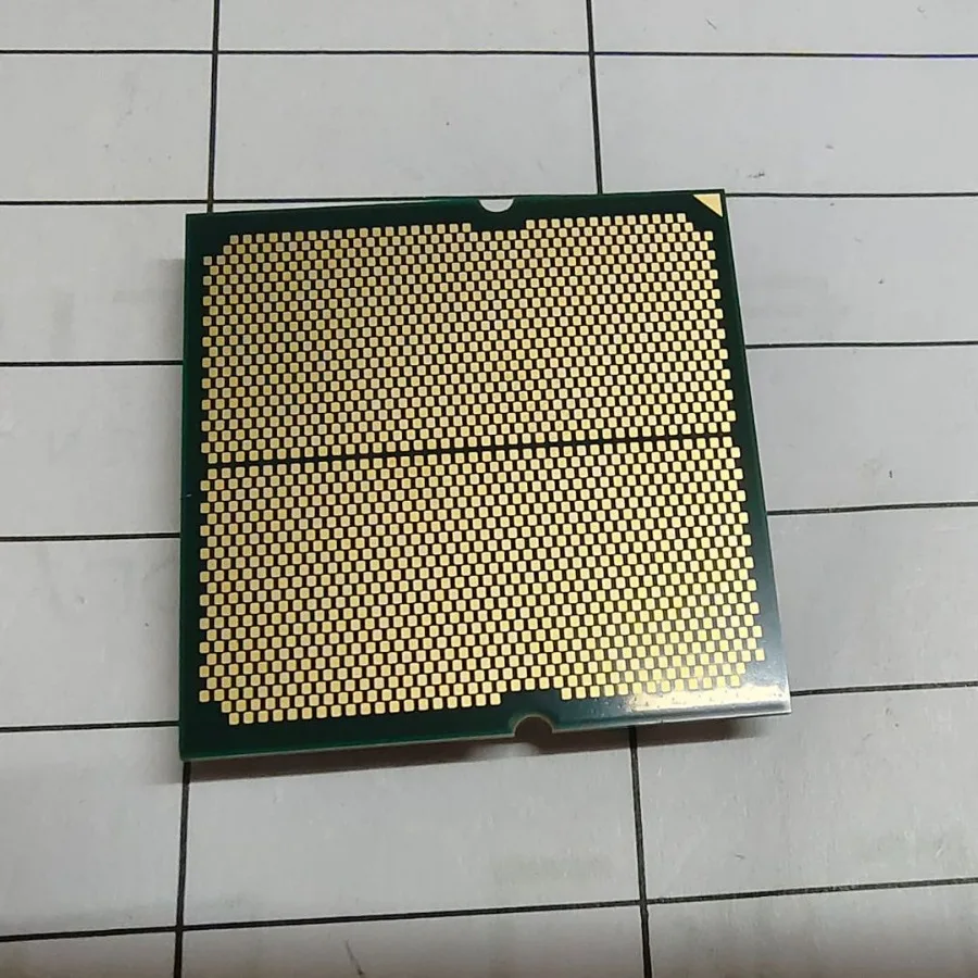 AMD Ryzen 7 7700 CPU d'ordinateur de bureau AM5 Octa-Core seize threads dispersé