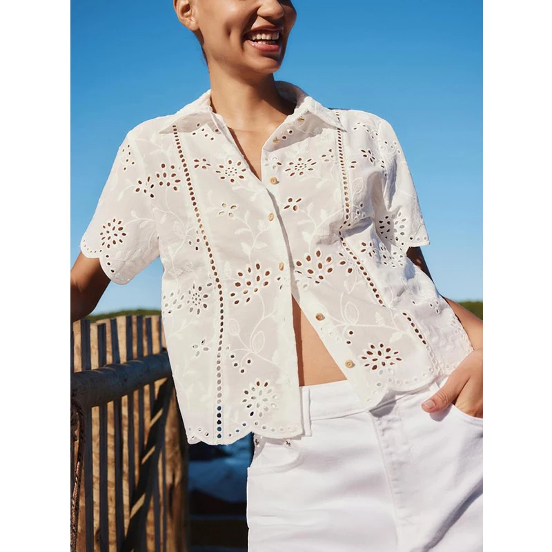 Spring Summer Women's irt Embroidered Hollow out Simple ort Sve Turn-down Collar Vertical Lace Decoration Top 2835947